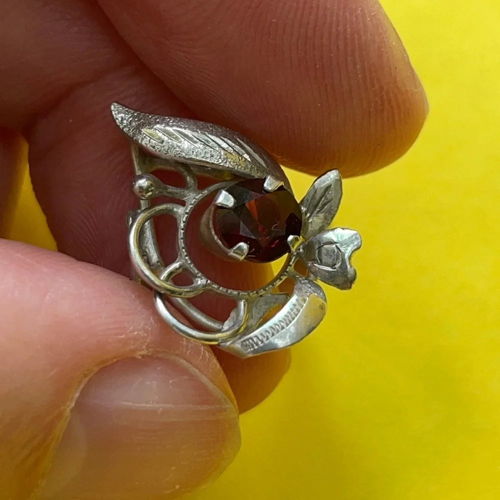 Antique sterling silver ring with genuine garnet